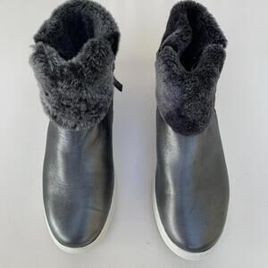 TRASK Lexi Boots Women's Sz 8.5 Faux Fur Metallic Gray Sneakers